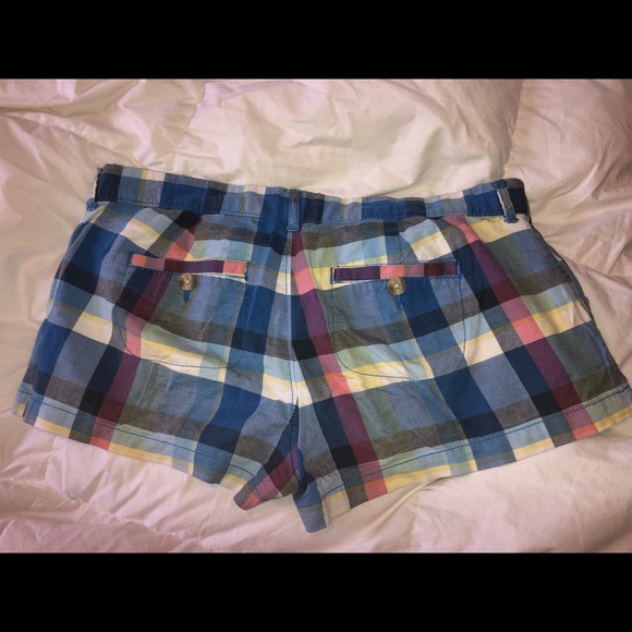 Abercrombie and Fitch plaid shorts - Picture 2 of 2